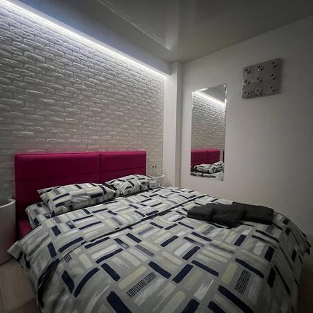 2-Room Luxury Apartment In The Center キエフ エクステリア 写真