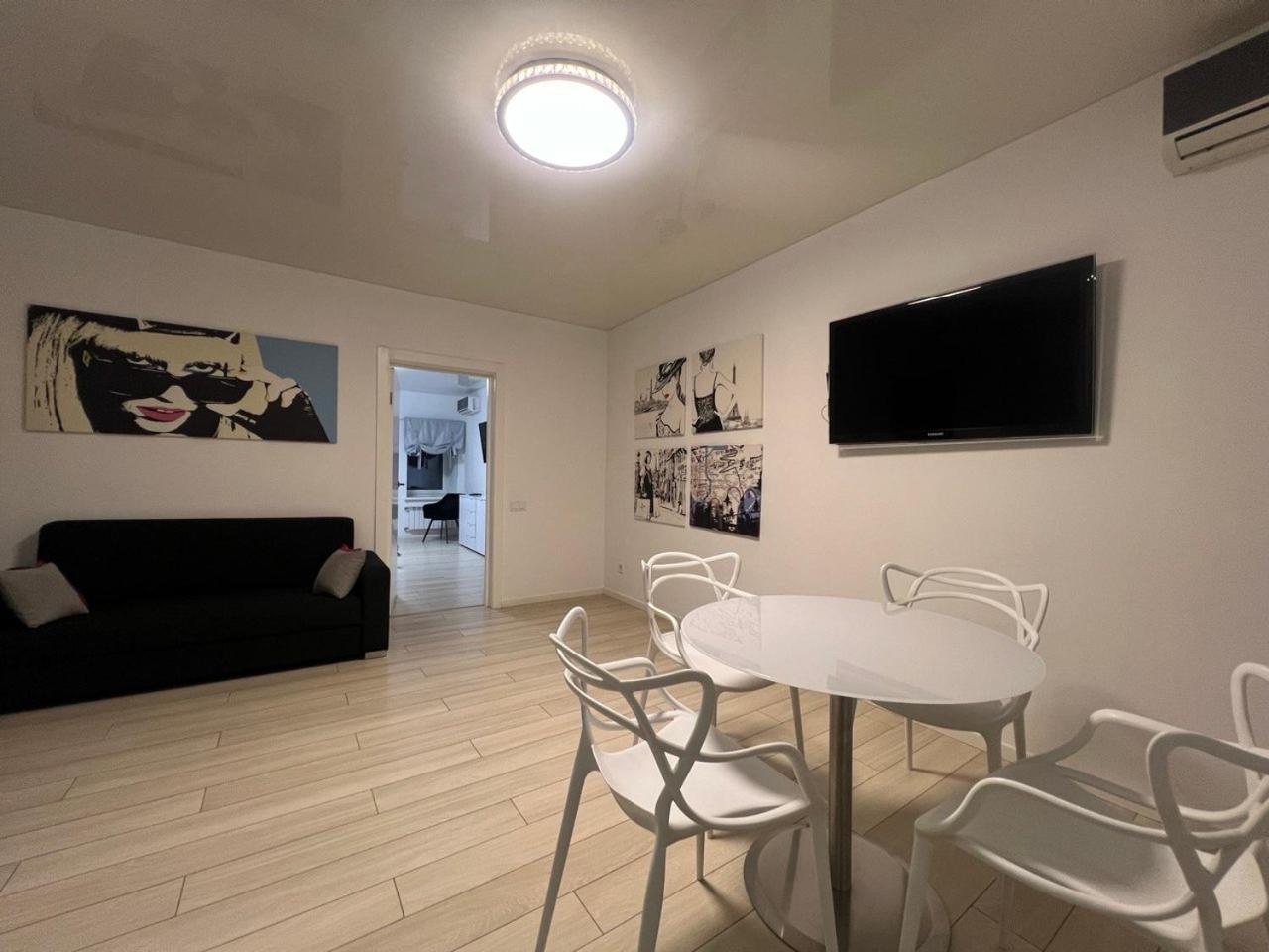 2-Room Luxury Apartment In The Center キエフ エクステリア 写真